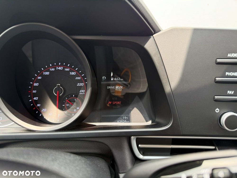 Hyundai Elantra 1.6 Modern CVT - 20