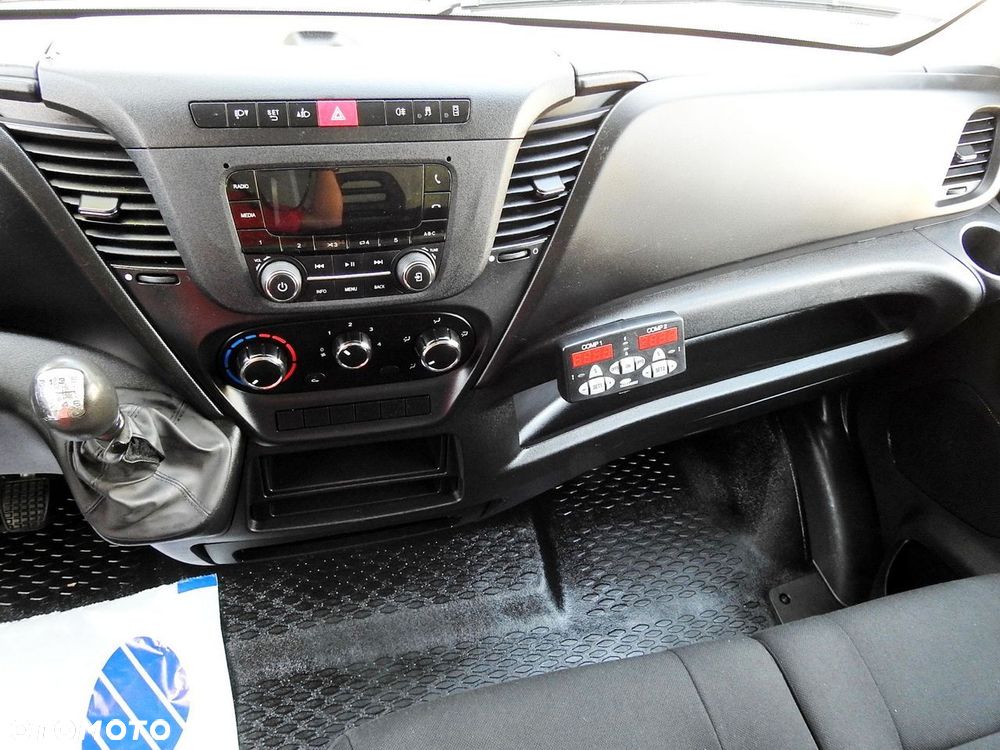 Iveco DAILY 35C15 KONTENER CHŁODNIA -12*C ZASILANIE 230V BLIŹNIACZE KOŁA  150KM - 37