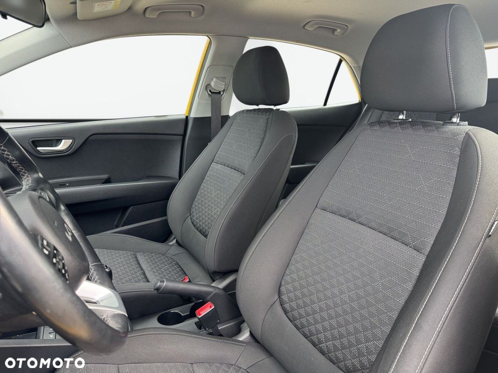 Kia Rio - 12