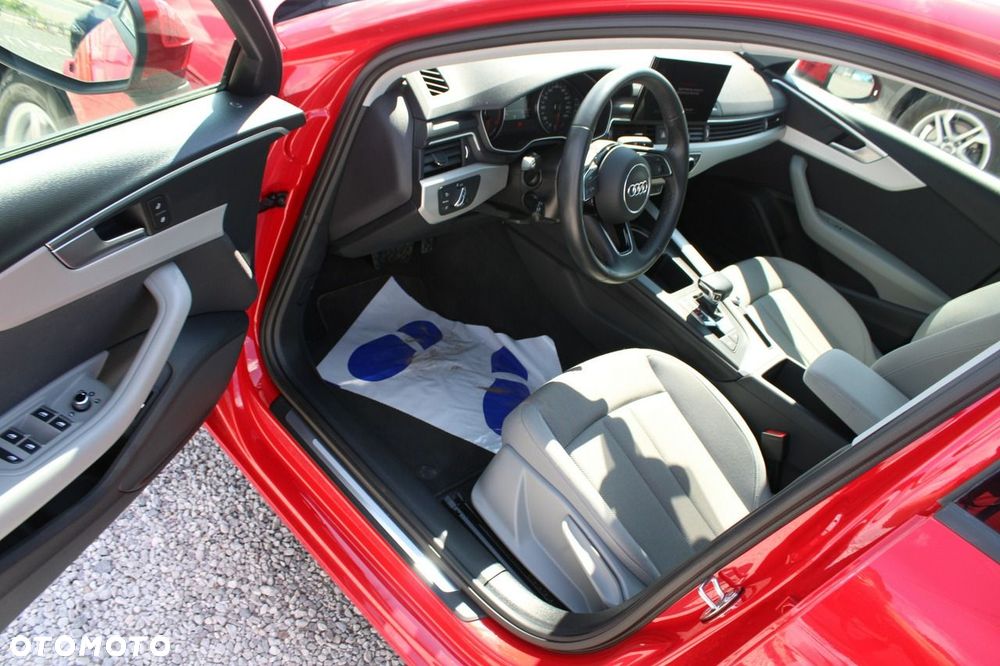 Audi A4 Limousine - 16