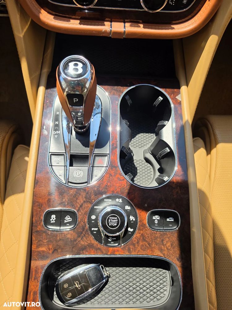 Bentley Bentayga - 12