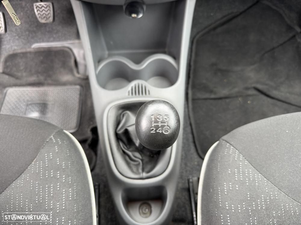 Peugeot 107 1.0 Sportium — fotografia 12