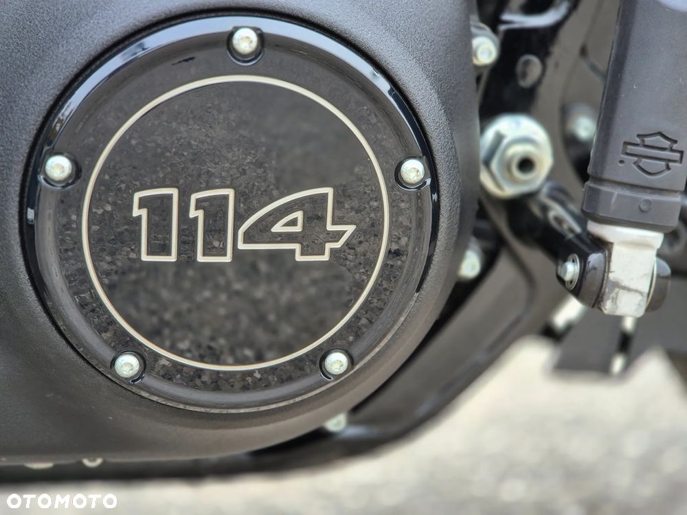 Harley-Davidson Softail Street Bob - 26