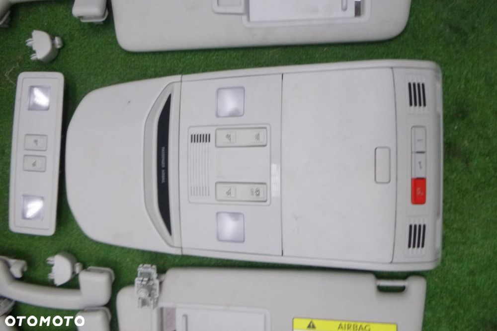 SKODA KAMIQ OSŁONA SŁUPKA TYLNEGO LAMPKA PODSUFITKI RACZKI PODSUFITKI OSŁONA PROGU OSŁONA TYLNEJ KANAPY 657863483 657863484 568867233 658867234 657868837A 657868802 658867243 658867244 658867287 658867288 657867281 657867282 657867765 657867766 657853369 657853370 58867246 658867245 - 5