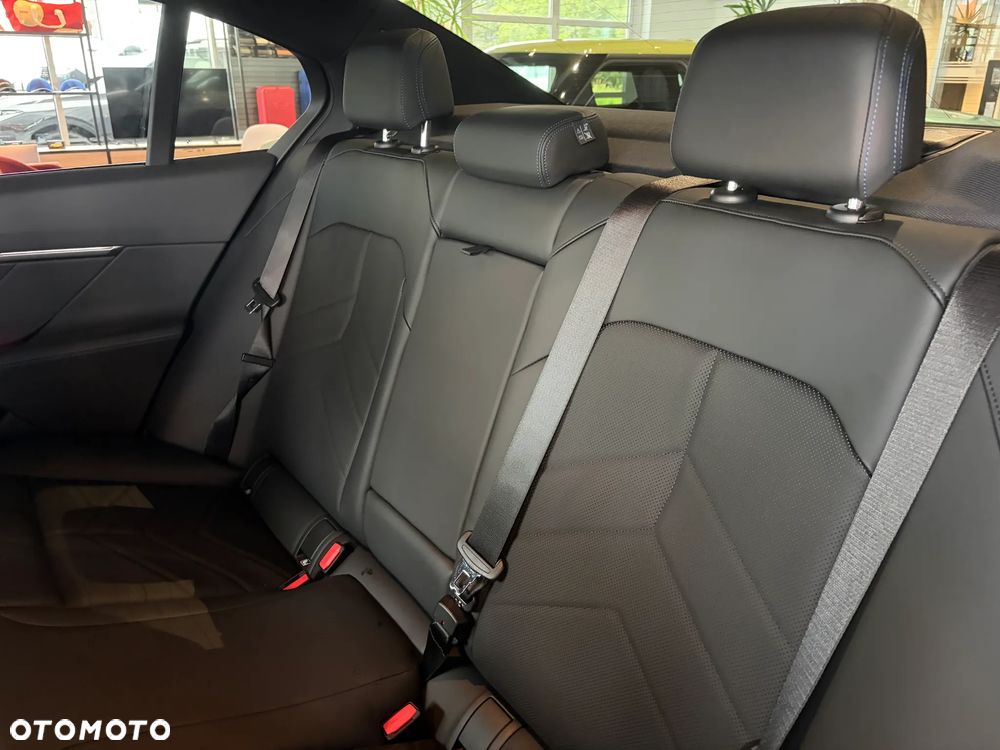 BMW Seria 5 520d xDrive mHEV - 13