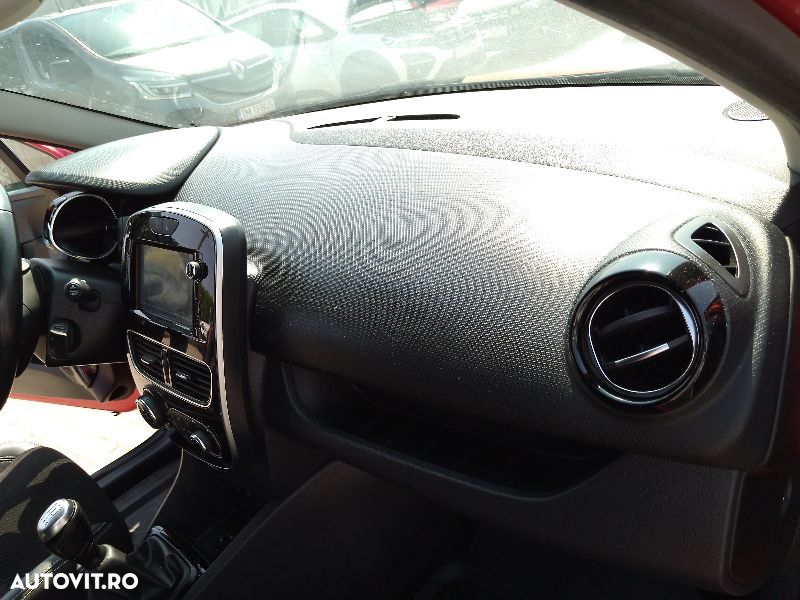 Renault Clio - 12