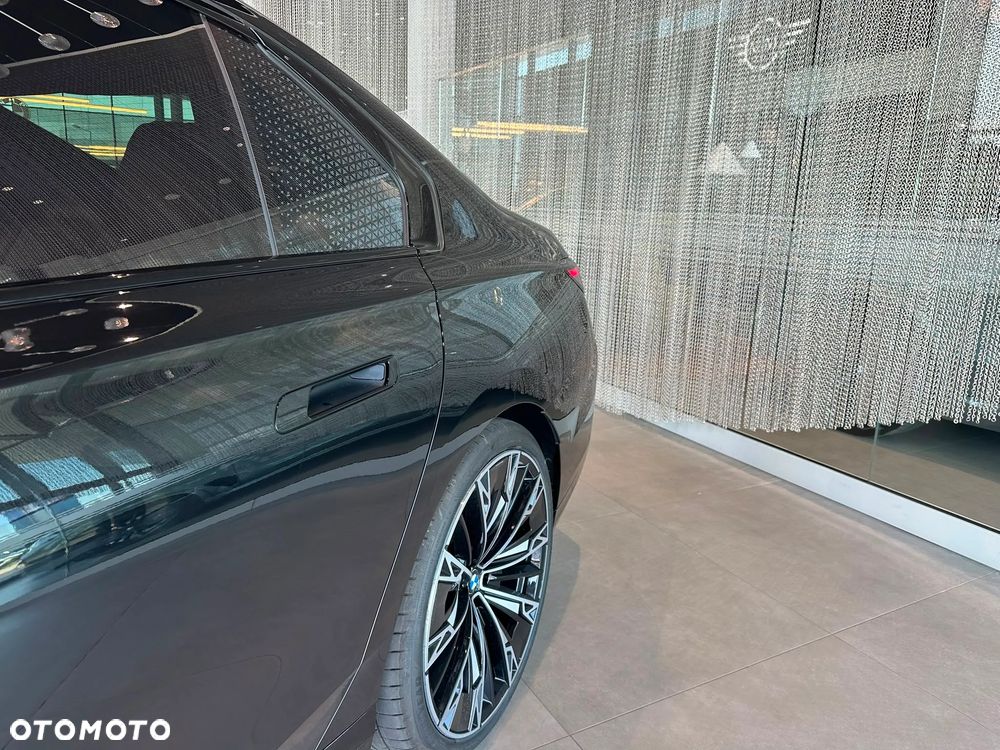 BMW Seria 7 - 15