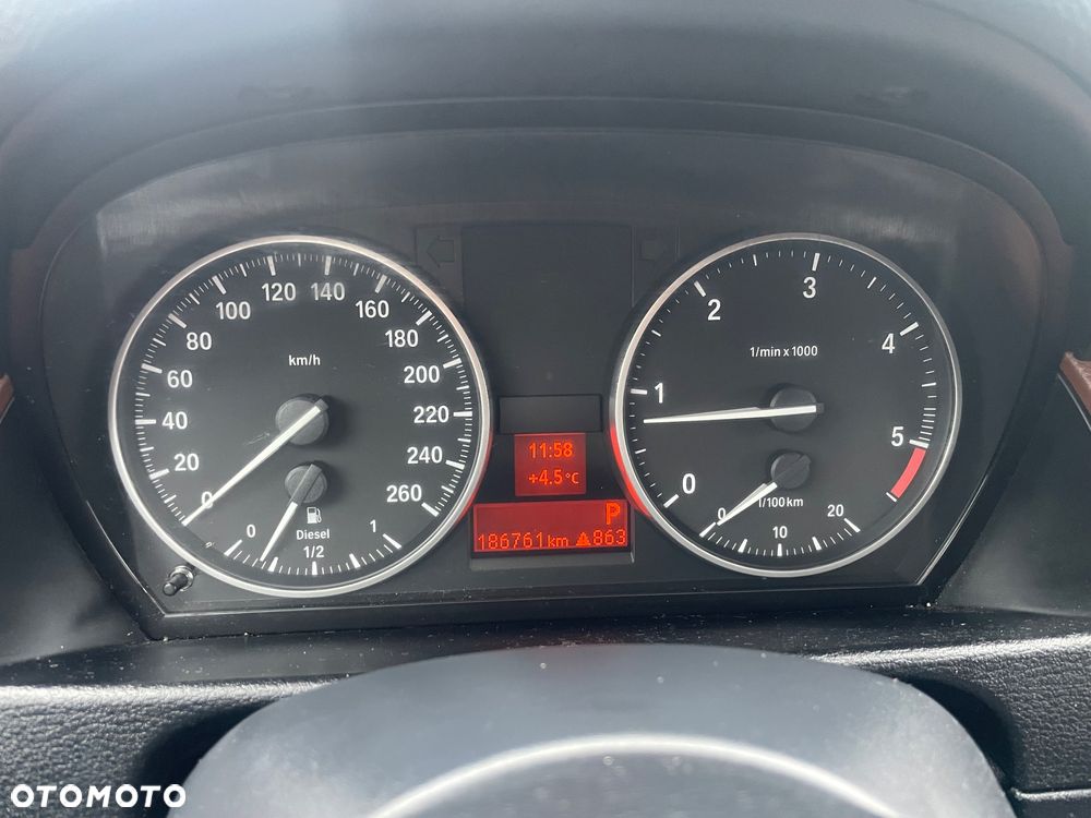 BMW X1 xDrive18d Sport Line - 18