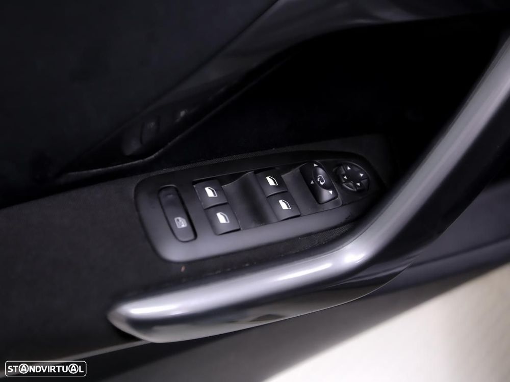 Peugeot 2008 1.2 PureTech Active - 13