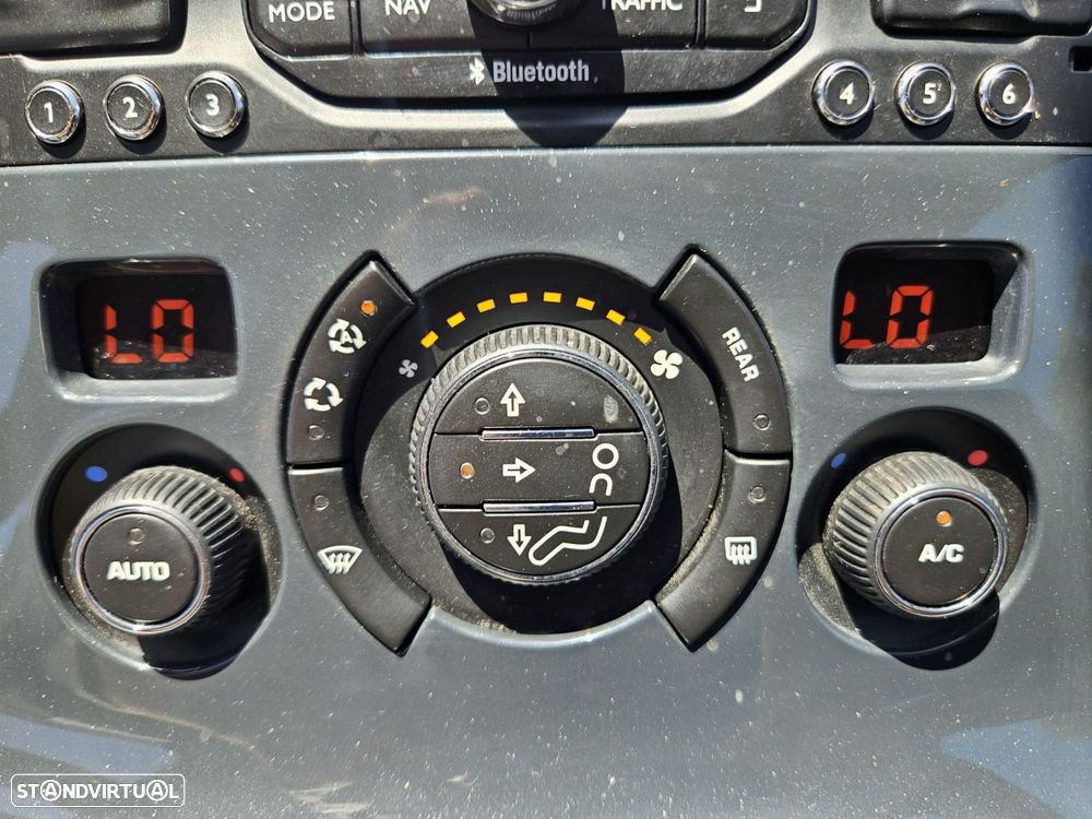 Peugeot 5008 1.6 BlueHDi Style - 30