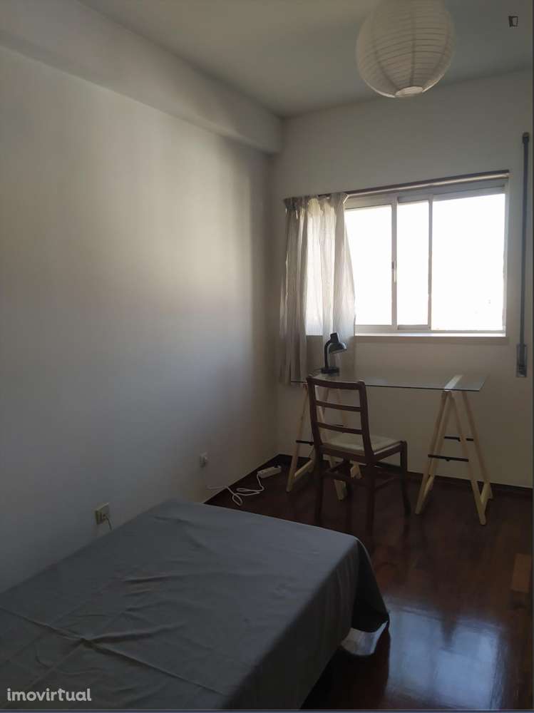 Quarto - localizado em Norton de Matos Coimbra - Grande imagem: 2/6