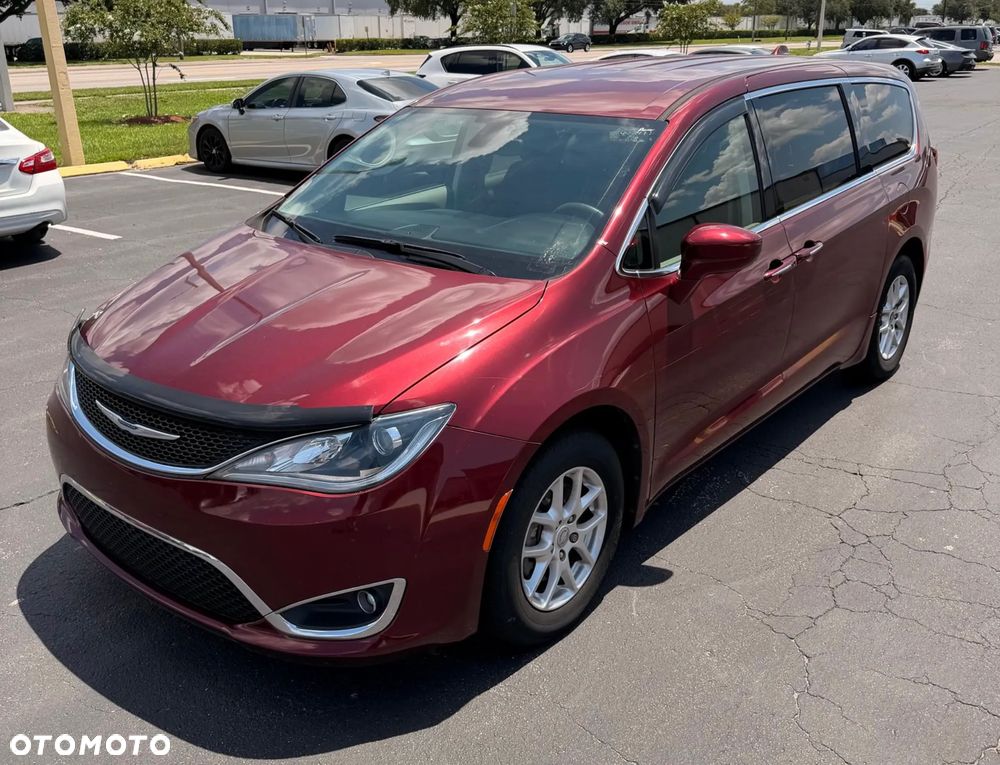 Chrysler Pacifica - 6