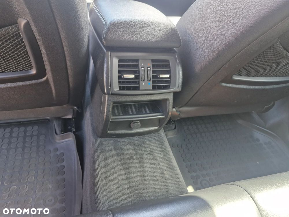 BMW X3 xDrive20d - 16