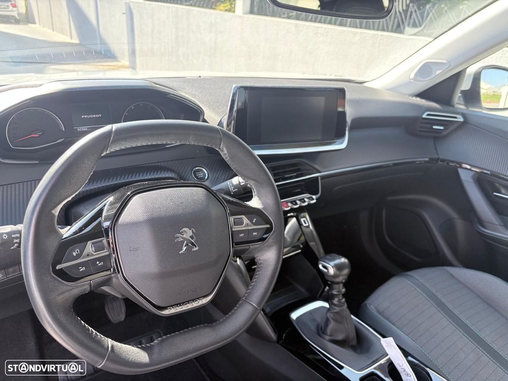Peugeot 2008 1.2 PureTech Allure - 27