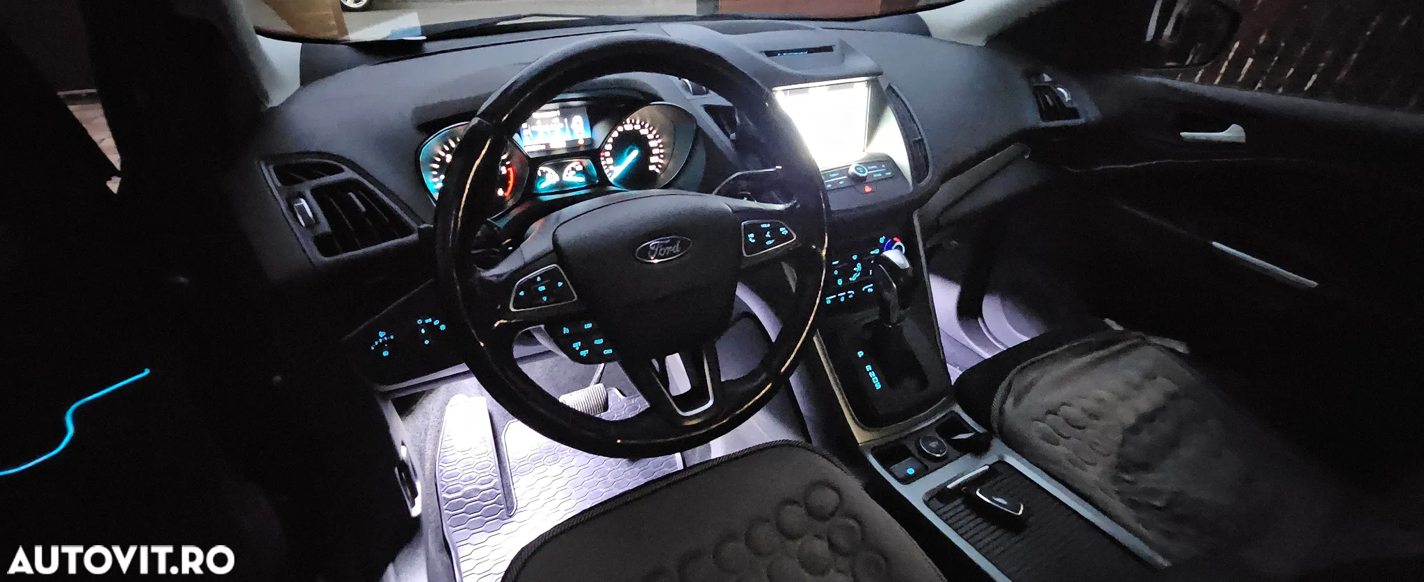 Ford Kuga 2.0 TDCi 4WD Powershift Titanium - 8