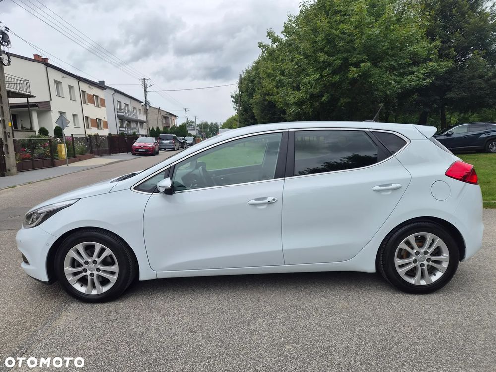 Kia Ceed - 10