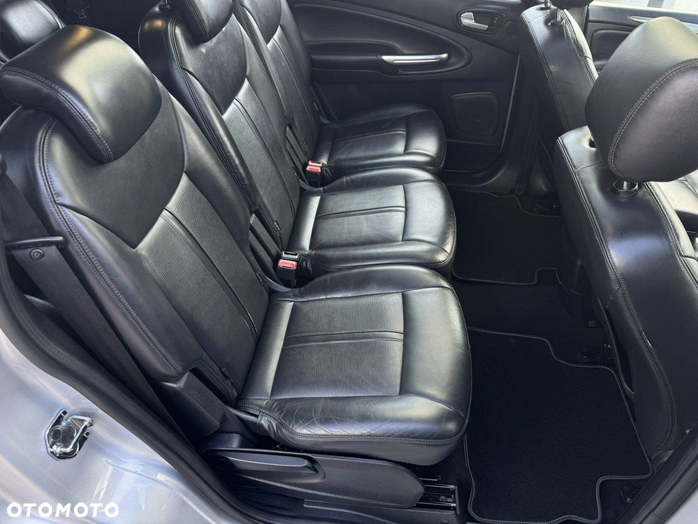 Ford S-Max 2.0 TDCi DPF Titanium X - 21