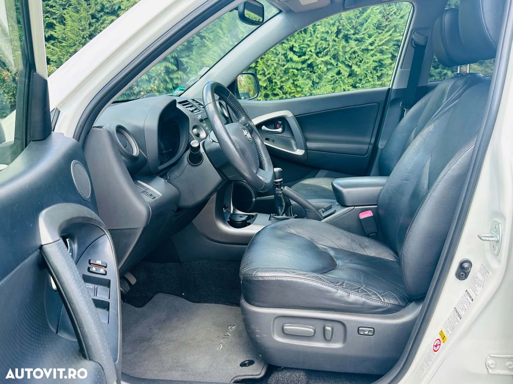 Toyota RAV4 2.2 D-4D 4x4 Executive - 9
