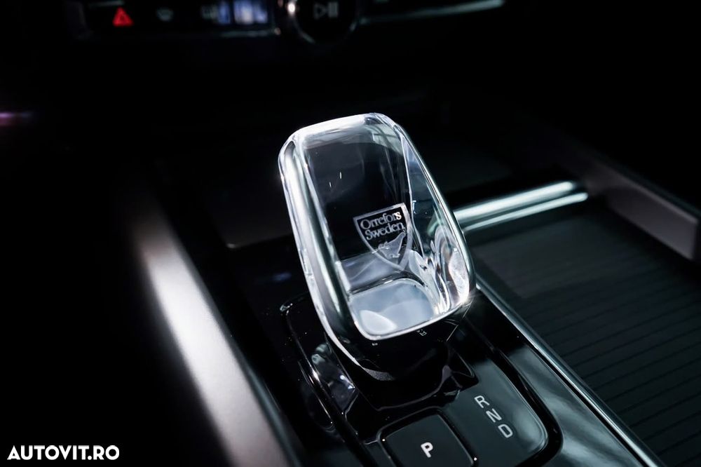 Volvo XC 60 T6 AWD Plus Black Edition - 15