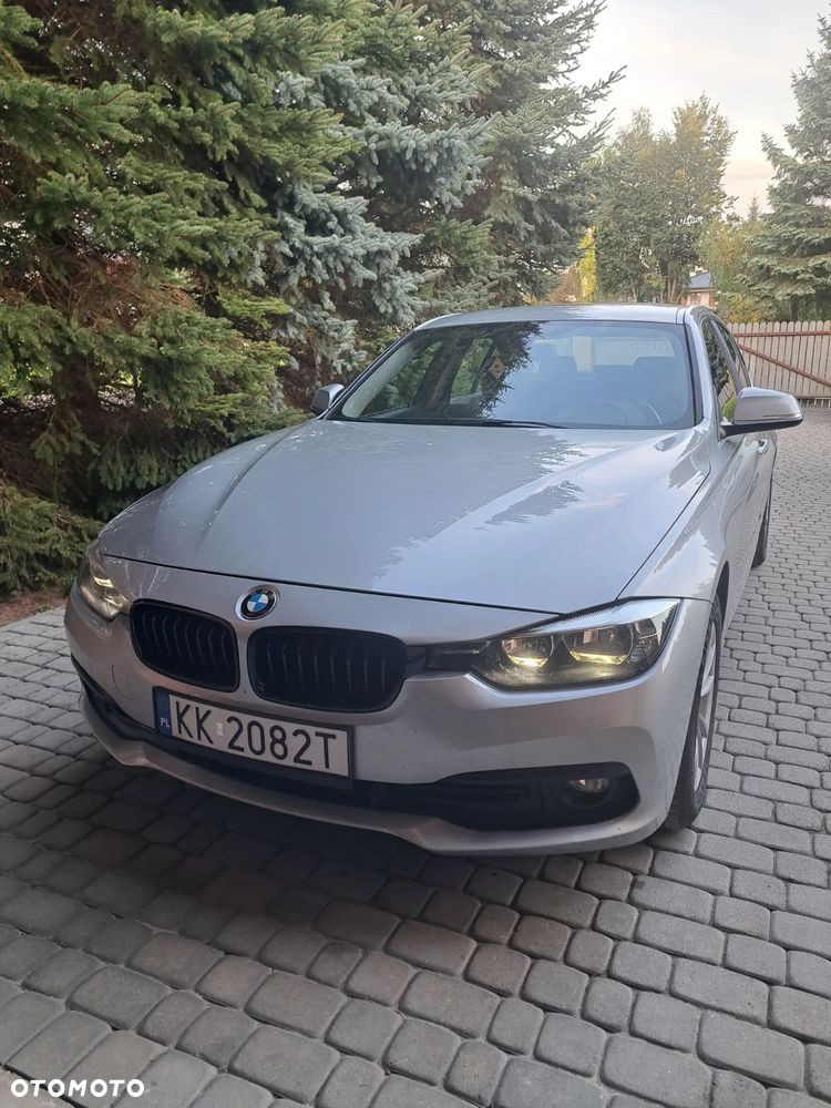BMW Seria 3 318d - 26
