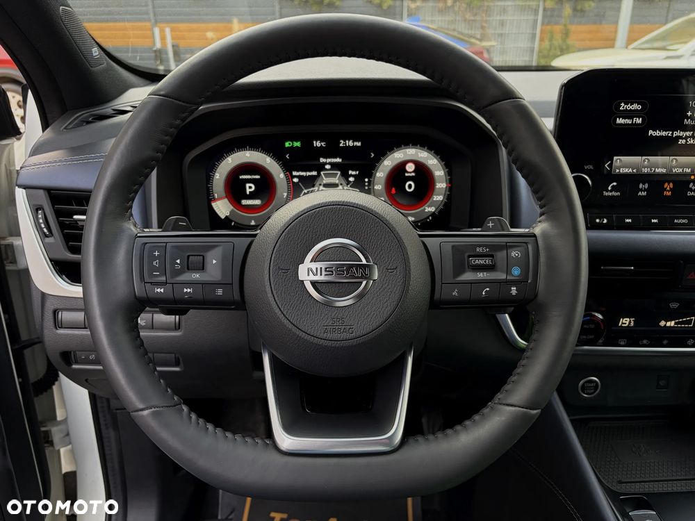 Nissan Qashqai 1.3 DIG-T DCT AKARI - 23