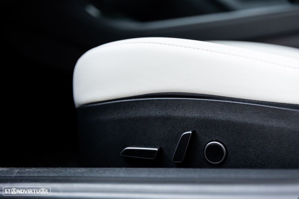 Tesla Model 3 Long Range AWD Dual Motor Performance - 24