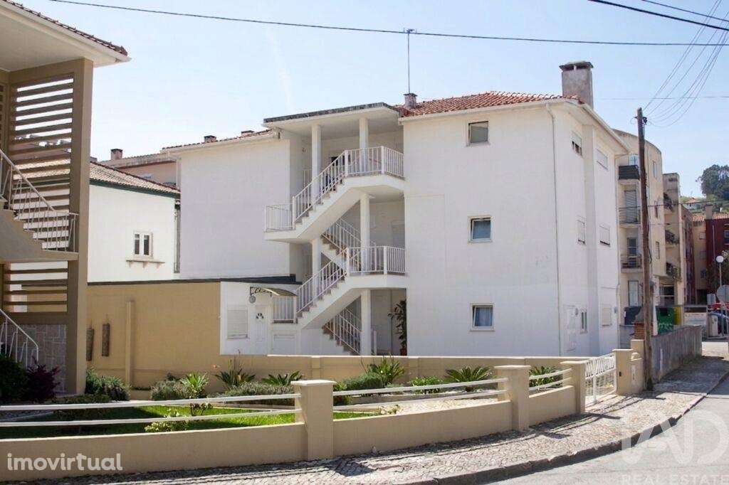 Prédio em Alcobaça e Vestiaria de 380 m2 - Grande imagem: 4/34