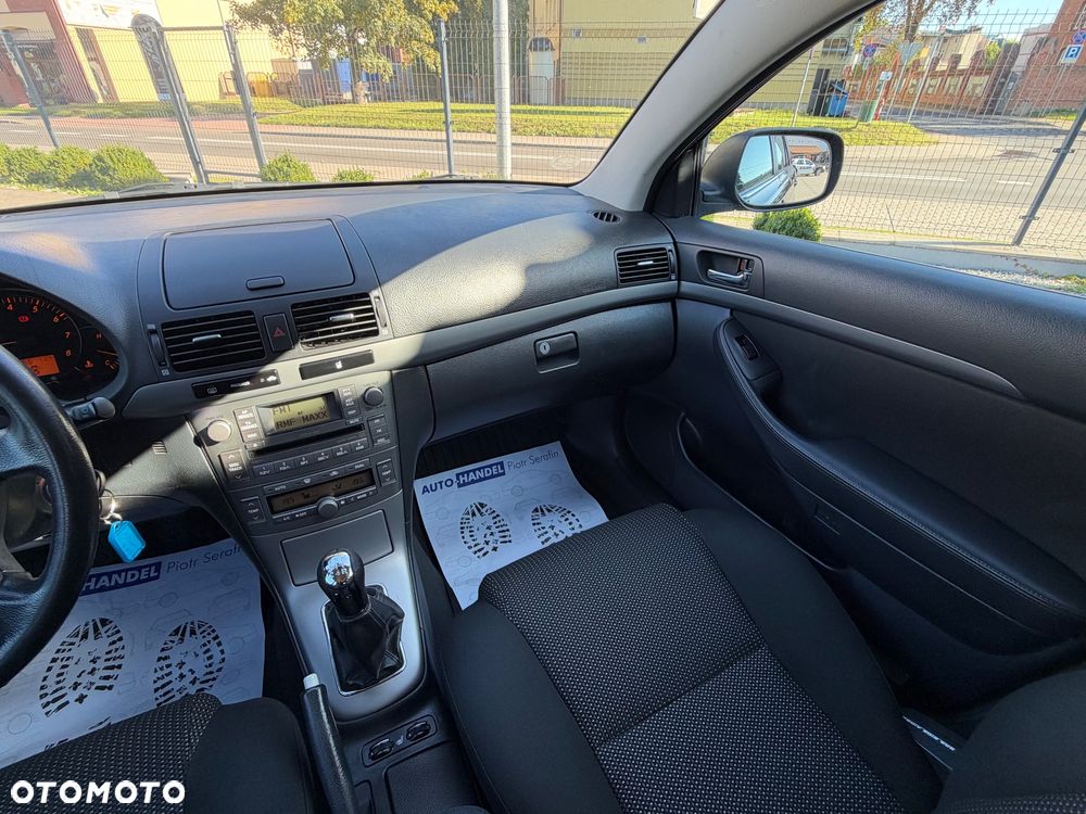 Toyota Avensis 1.8 VVT-i Sol - 22