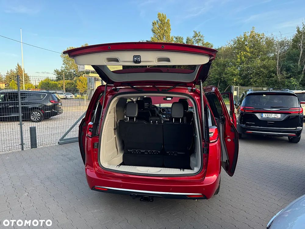 Chrysler Pacifica - 25