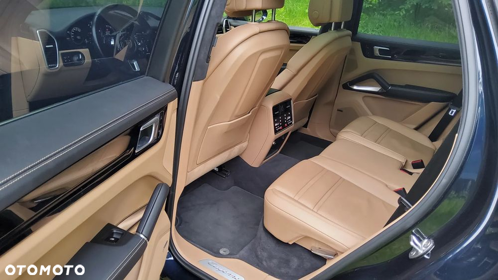 Porsche Cayenne Turbo - 15