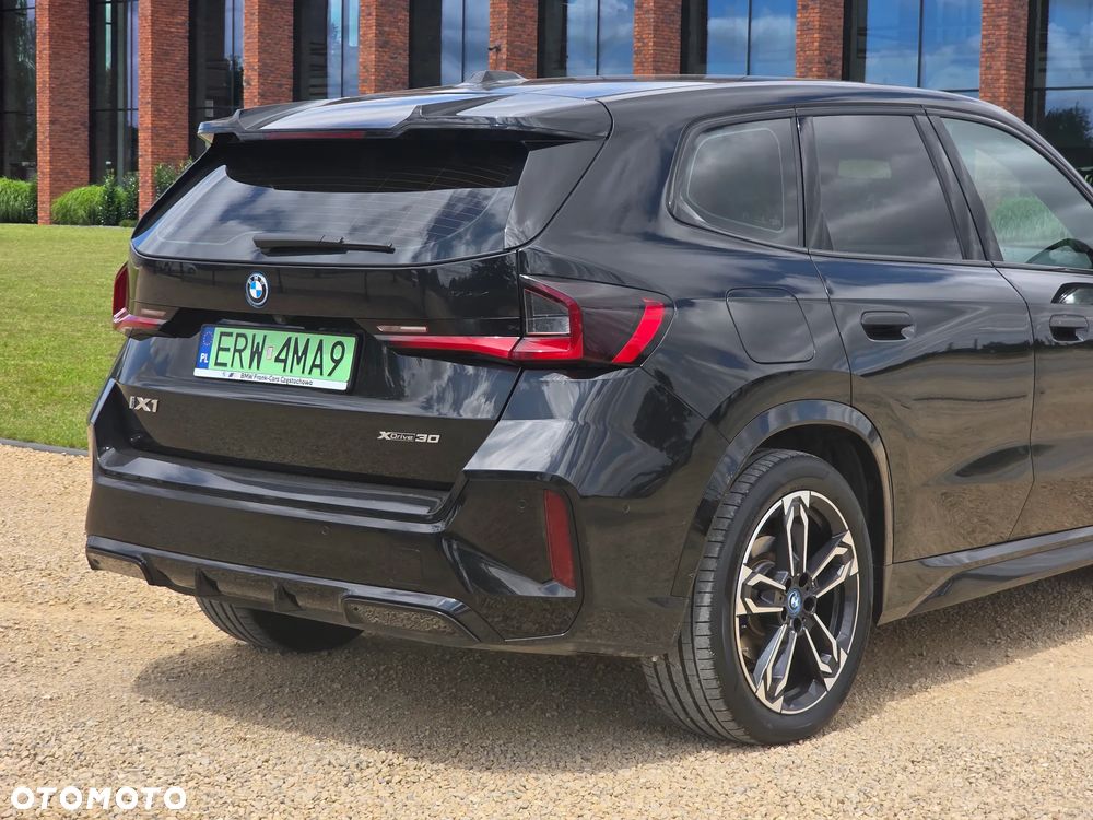 BMW iX1 xDrive30 66.5kWh M Sport - 12