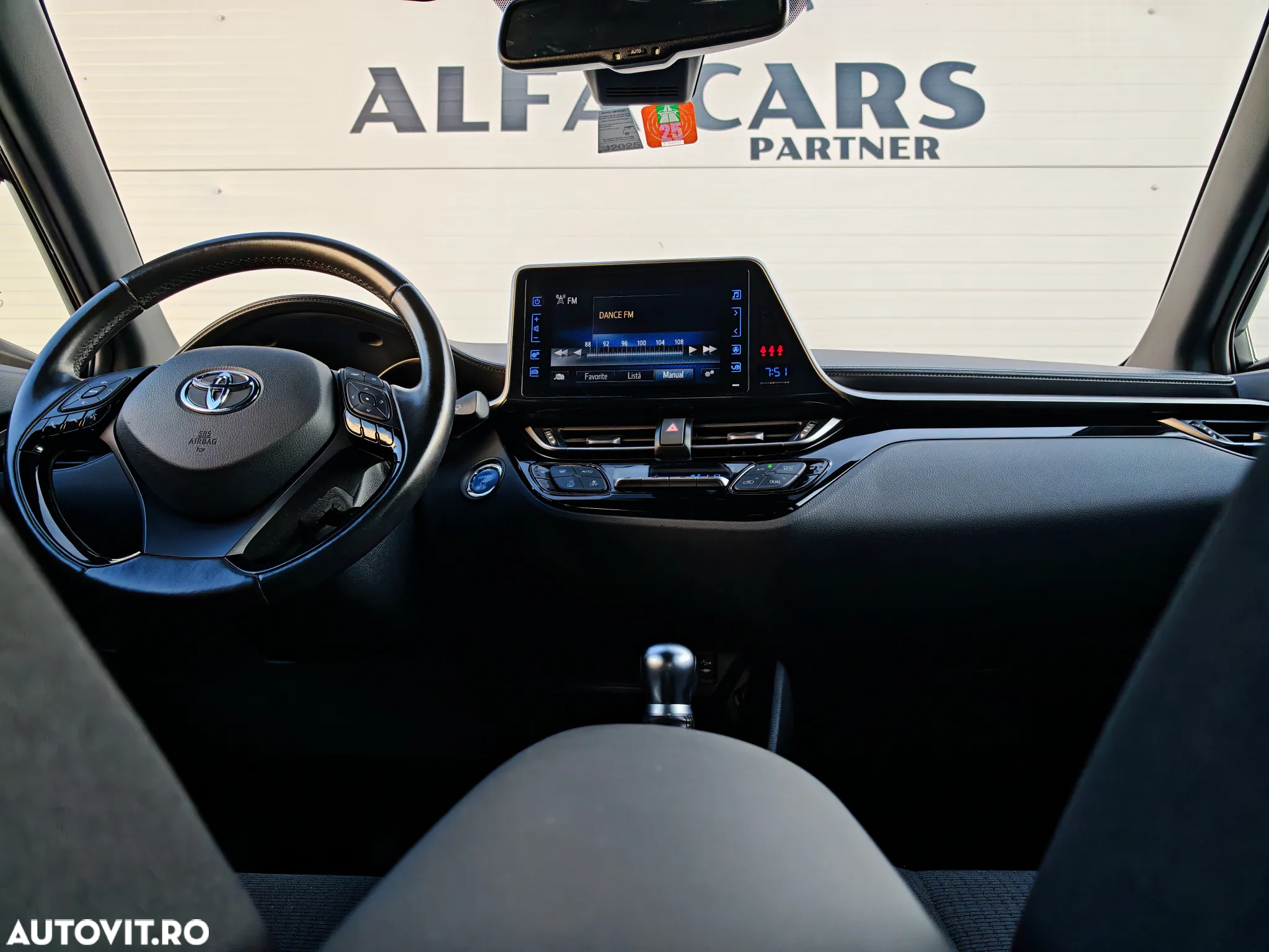 Toyota C-HR - 16