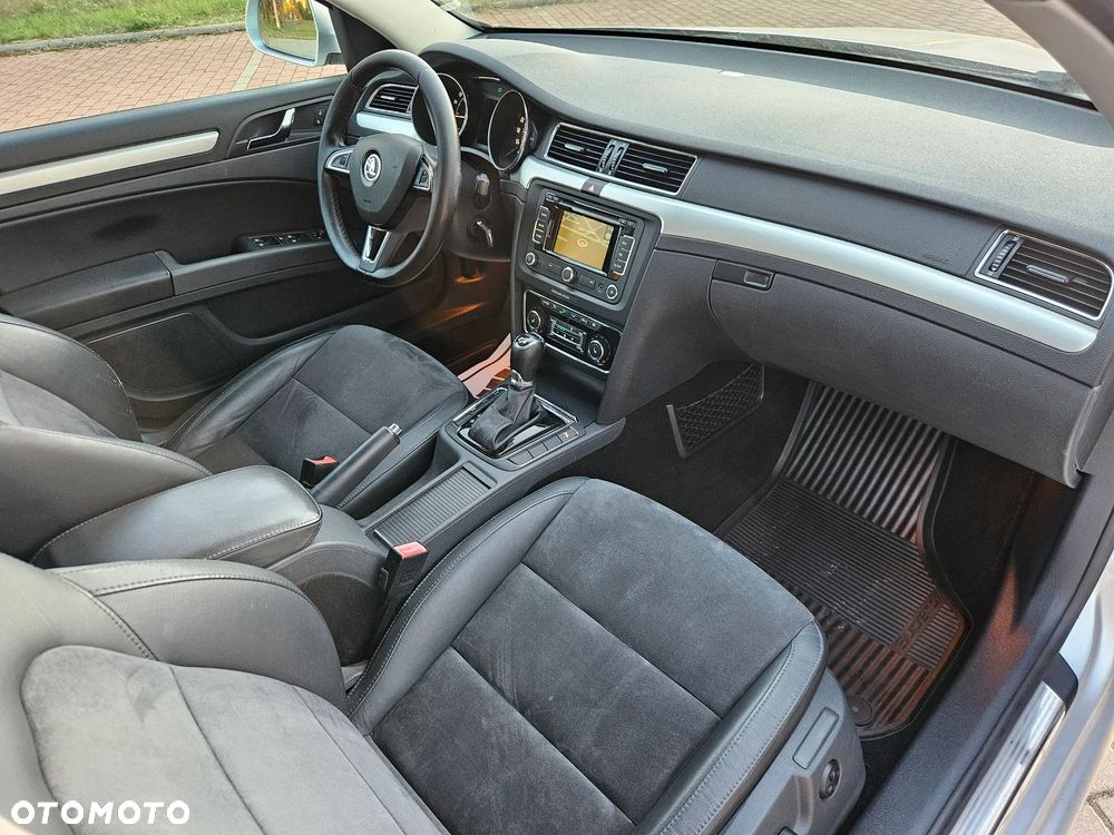 Skoda Superb 2.0 TDI Green tec 4x4 DSG Elegance - 8