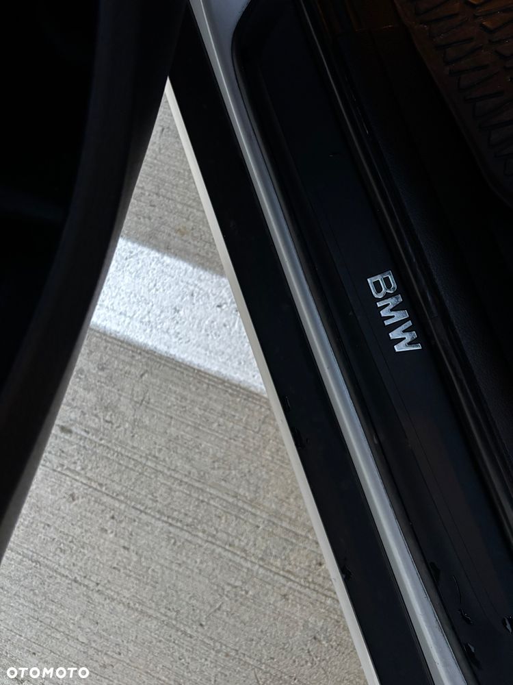 BMW X1 xDrive20d - 11
