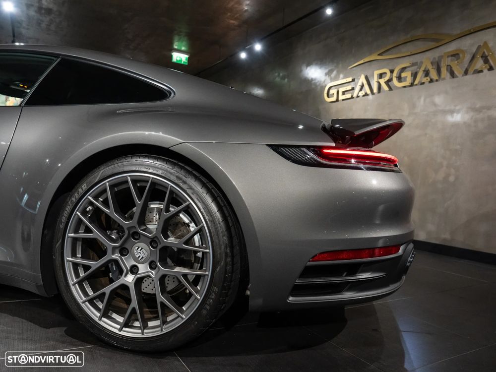 Porsche 911 (992) Carrera 4 PDK - 11