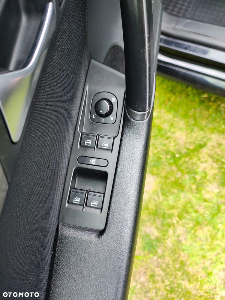 Volkswagen Passat - 20
