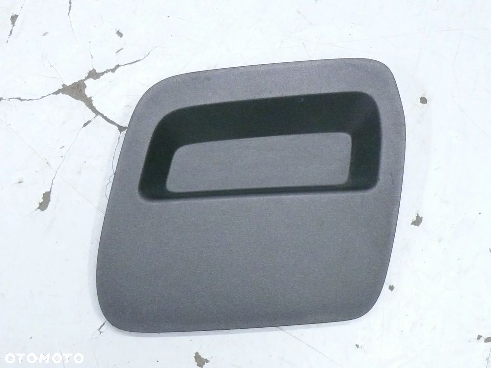 DACIA DUSTER II ZAŚLEPKA ZDERZAKA HAKA PRZÓD