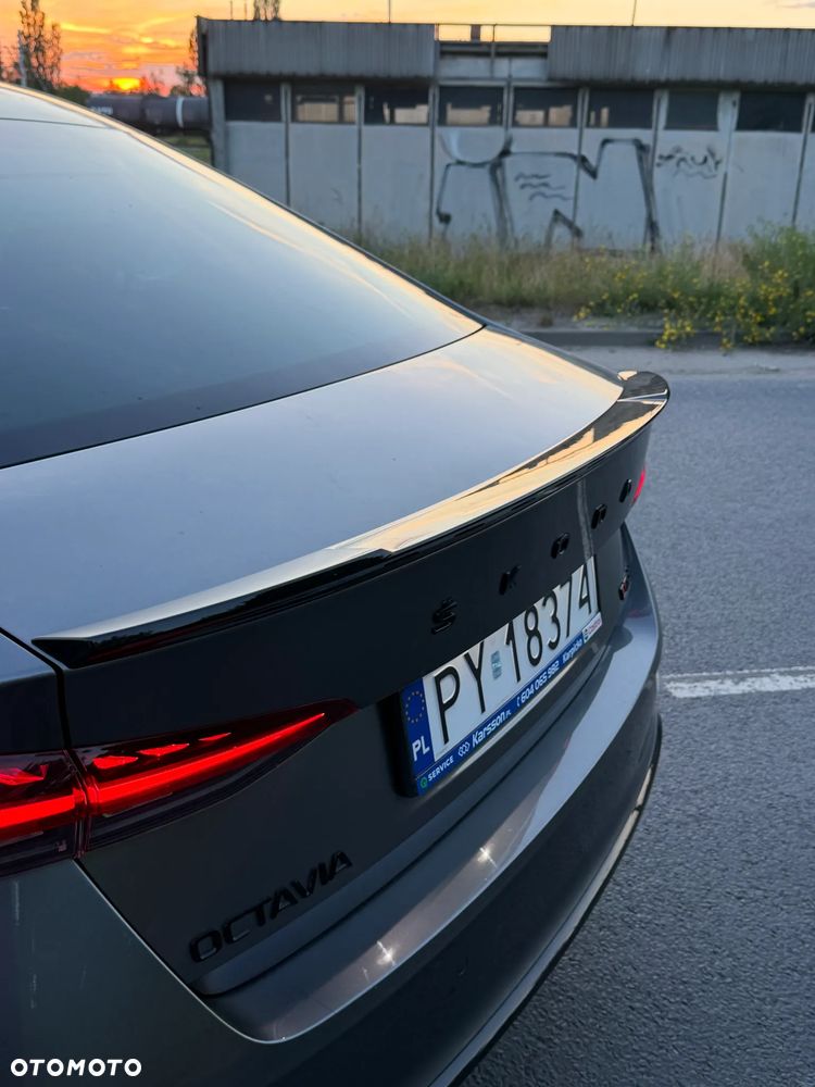 Skoda Octavia 2.0 TDI RS DSG - 9