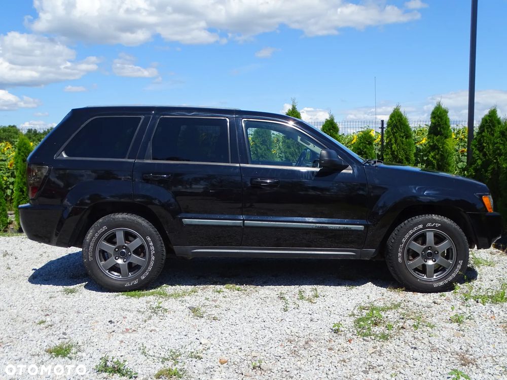 Jeep Grand Cherokee - 23