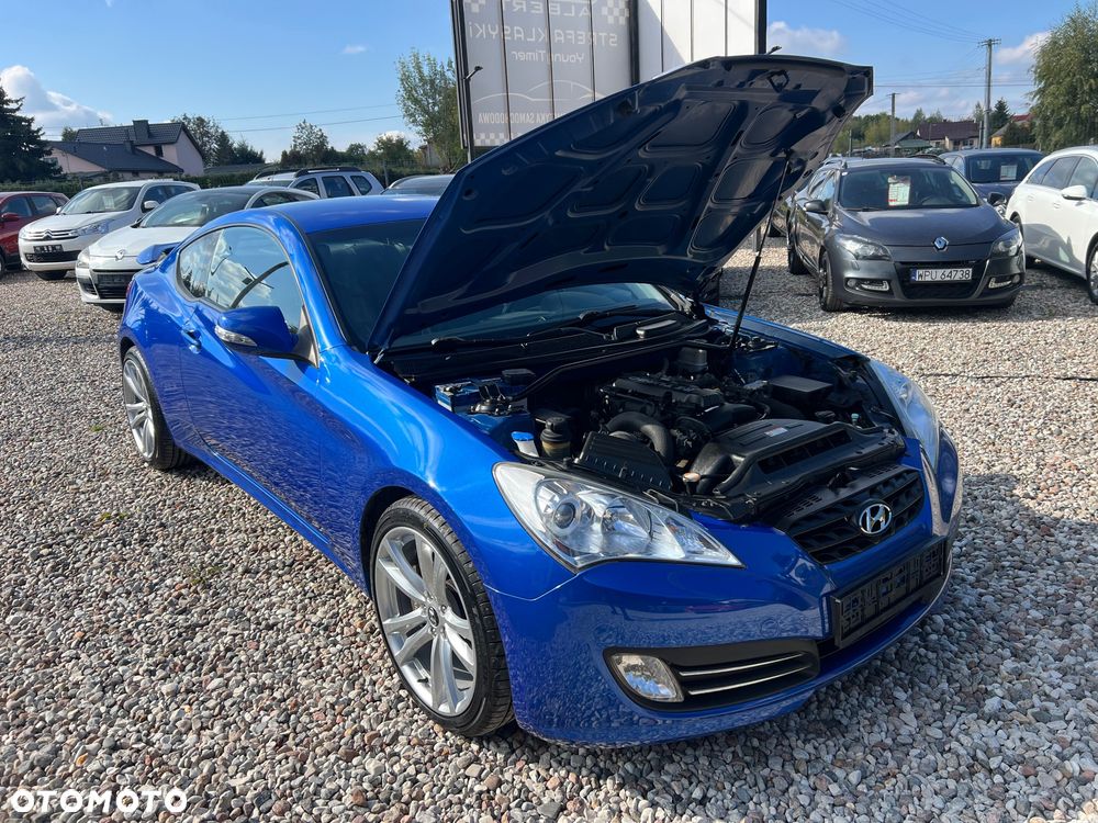 Hyundai Genesis Coupe 2.0 T - 38
