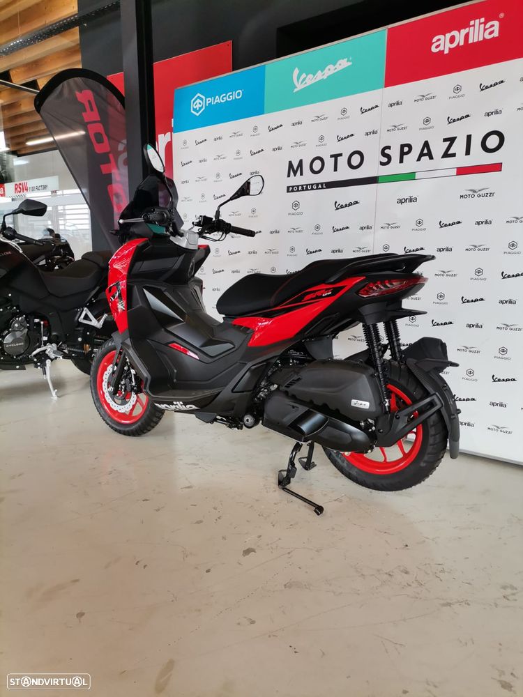 Piaggio 125 SR GT SPORT - 3