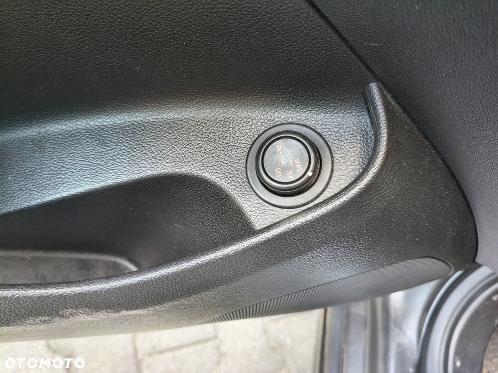 Opel Insignia - 19