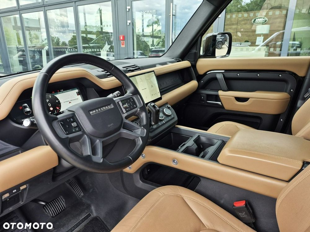 Land Rover Defender - 23
