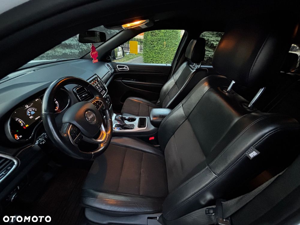 Jeep Grand Cherokee - 33