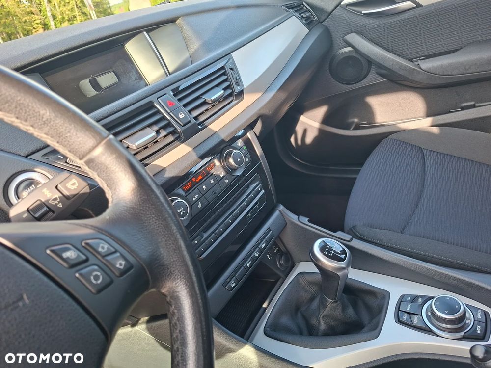 BMW X1 xDrive18d xLine - 11