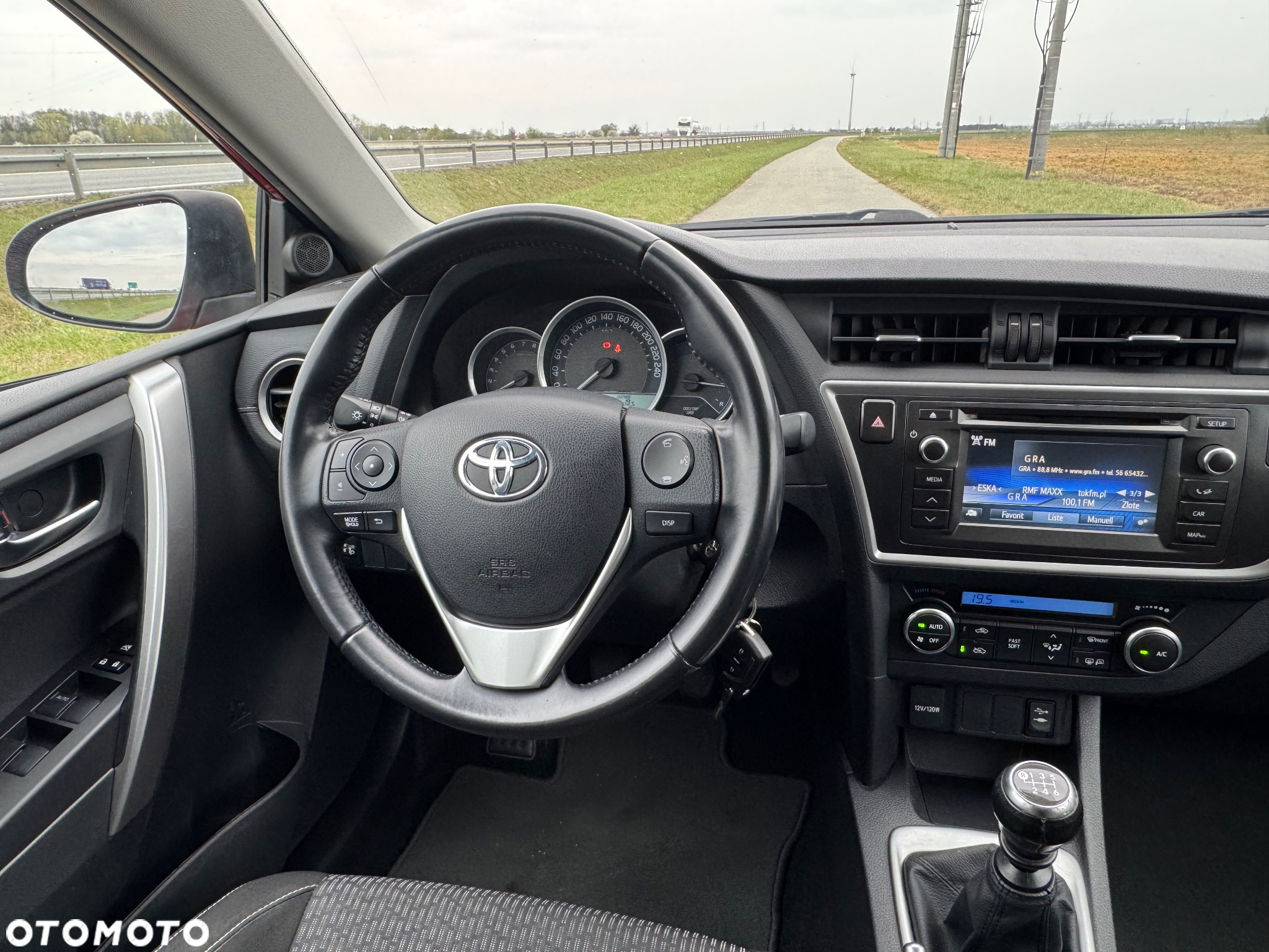Toyota Auris 1.33 Dual-VVT-i Touring Sports Edition - 23