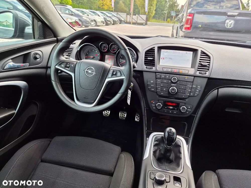 Opel Insignia - 25