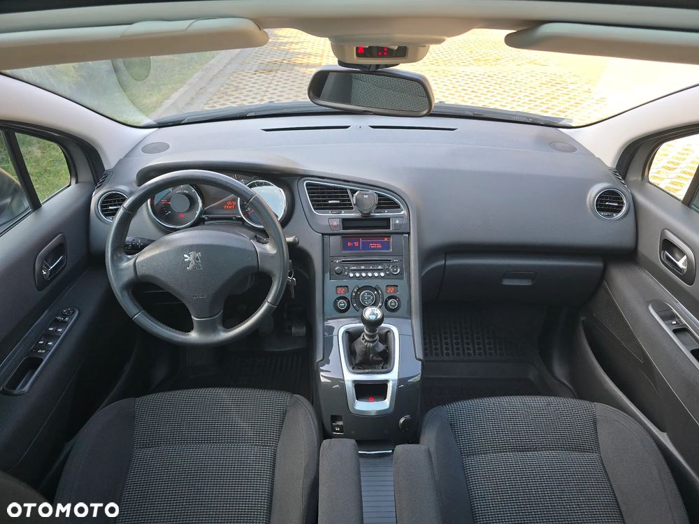 Peugeot 5008 - 19