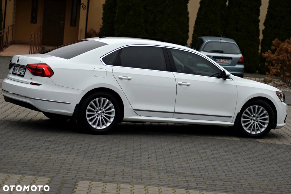 Volkswagen Passat - 20