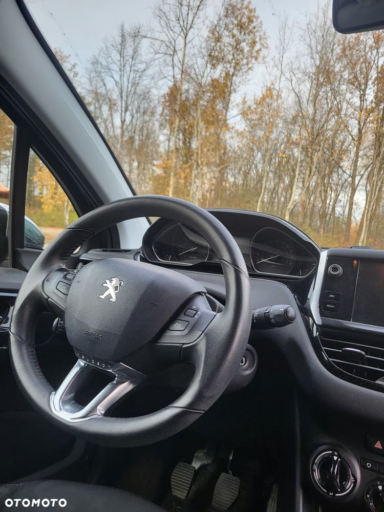 Peugeot 208 PureTech 82 Urban Move - 7